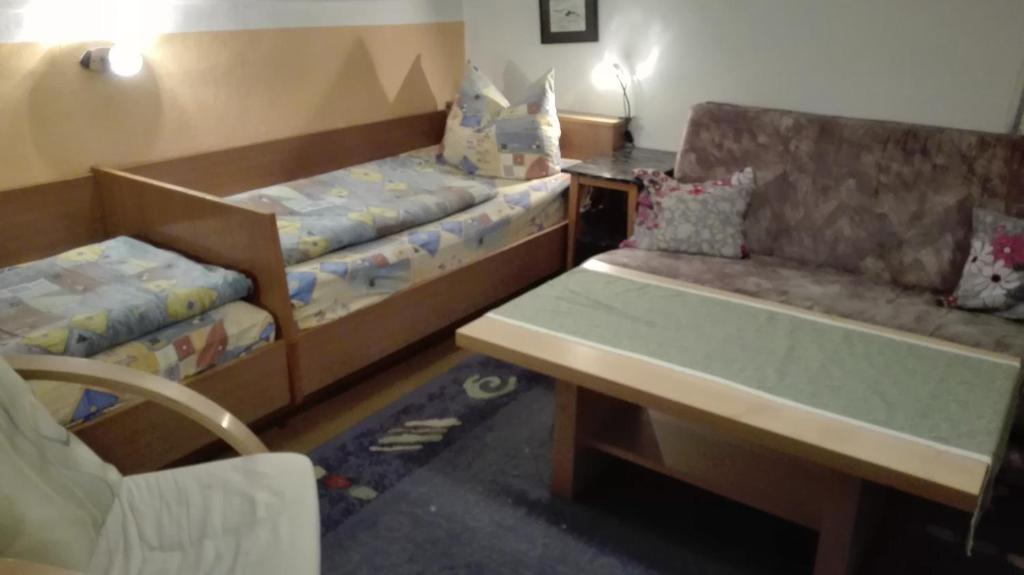 Postel nebo postele na pokoji v ubytování Haus Agerer FEWO 2. Stock