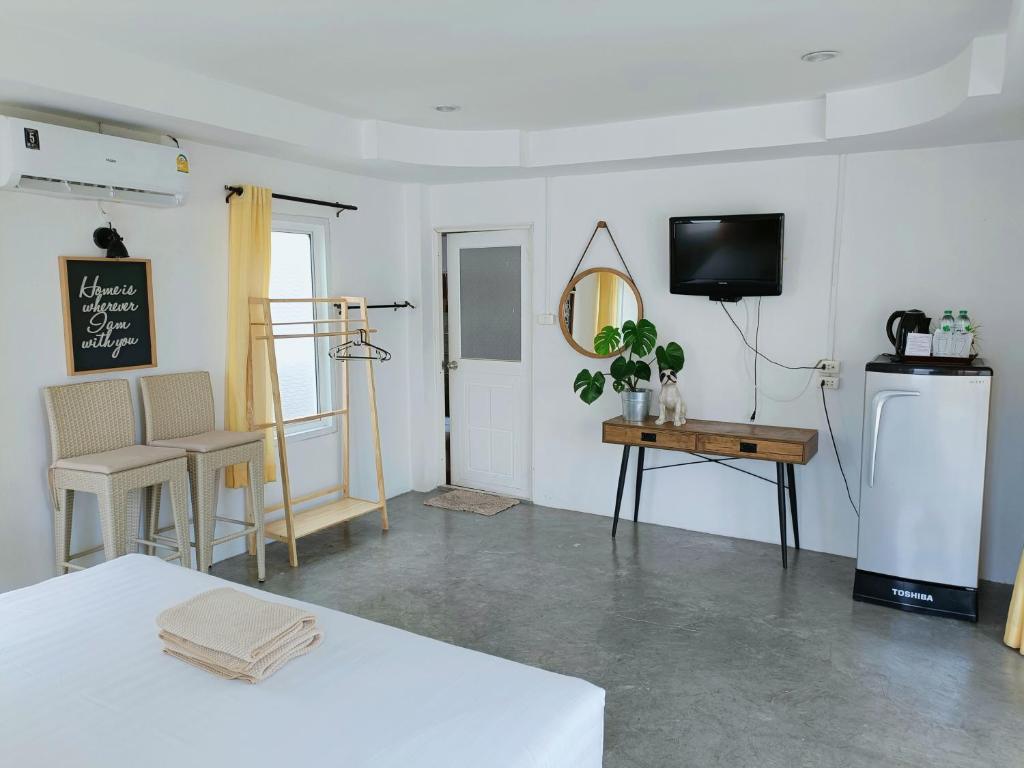 Thongtalay Bed & Breakfast Koh Larn - Housity
