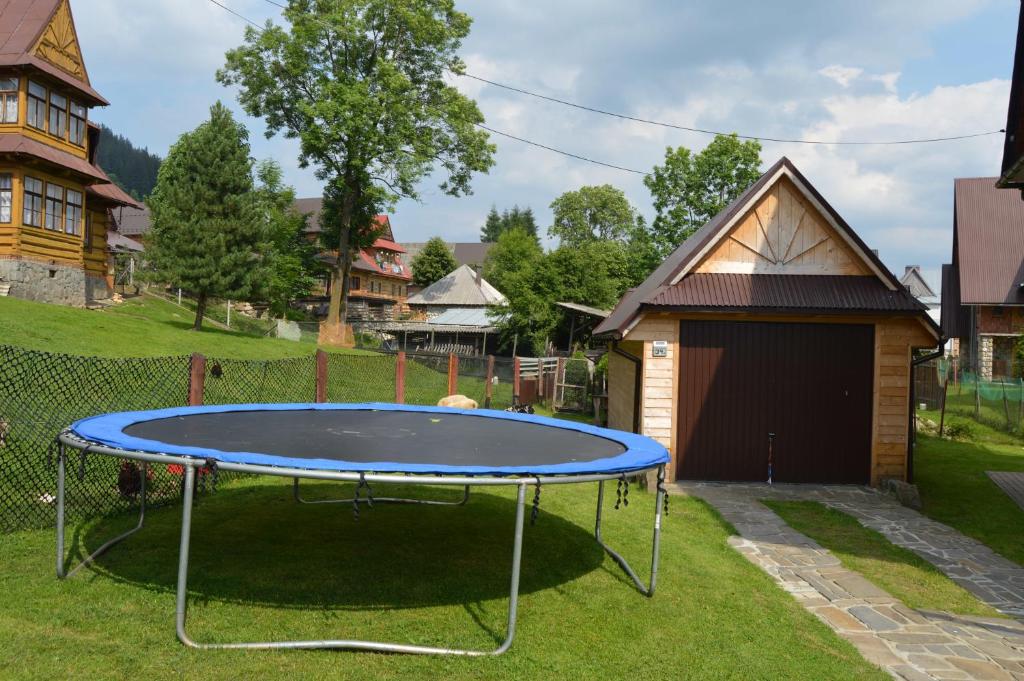 Stolný tenis v ubytovaní Pokoje Gościnne U Gordona alebo v jeho okolí