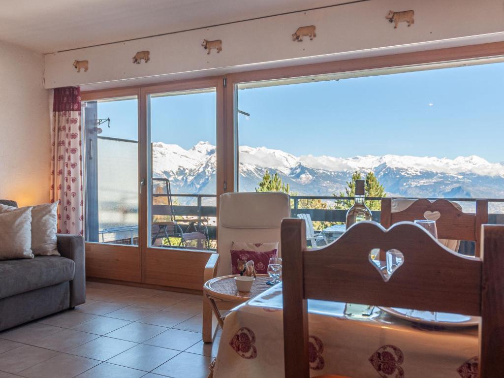 Nespecifikovaný výhled na hory nebo výhled na hory při pohledu z apartmánu