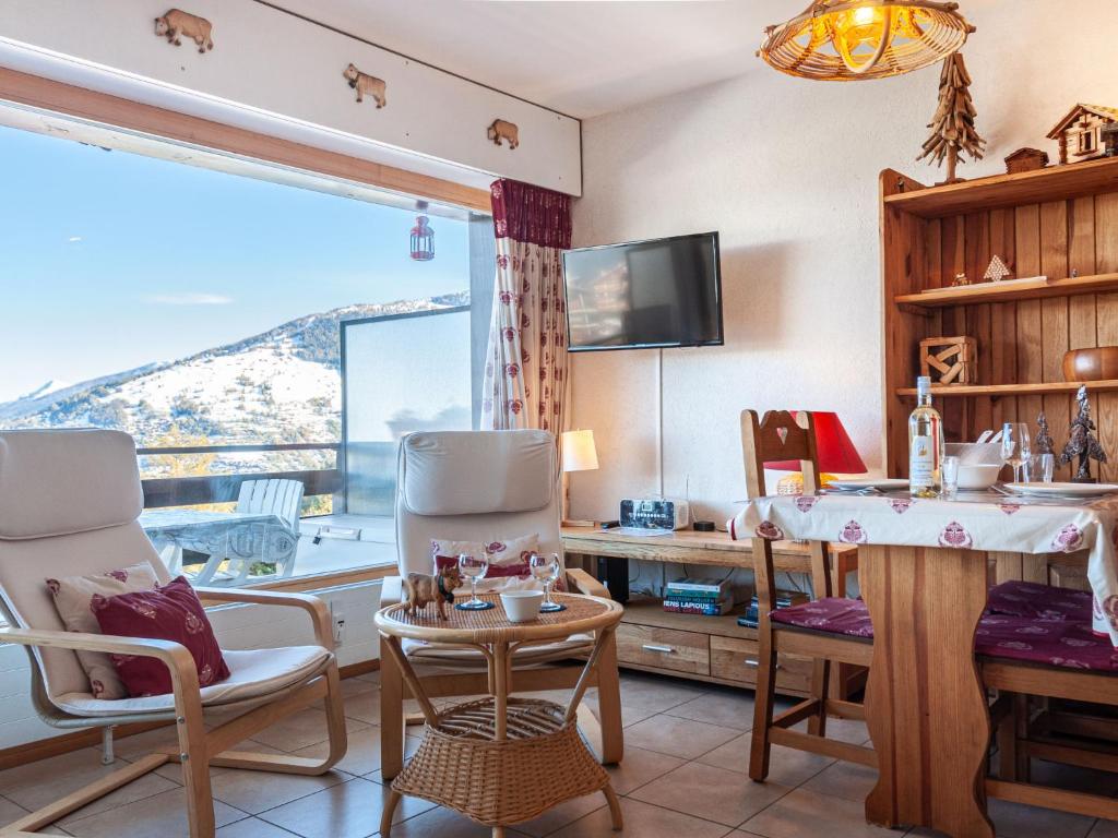 Posezení v ubytování Apartment Panoramic B1 by Interhome