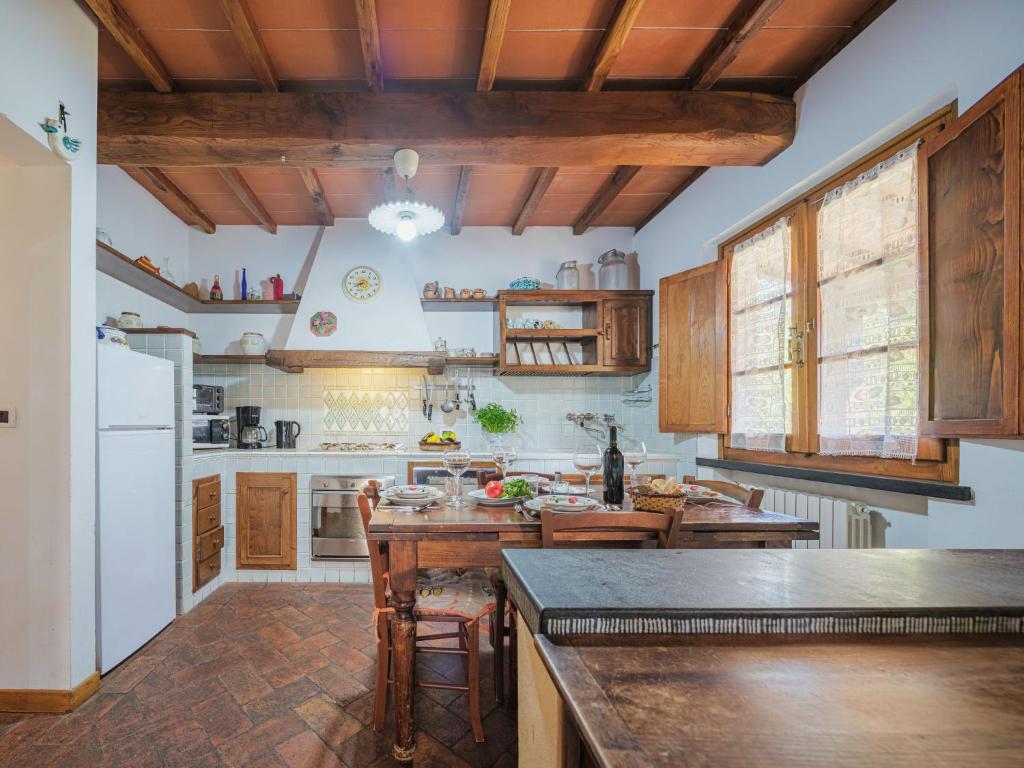 Kuchnia lub aneks kuchenny w obiekcie Holiday Home L'Aia by Interhome