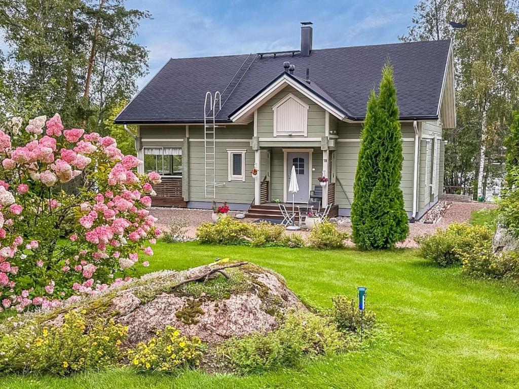 Zahrada ubytování Holiday Home Huvila ferdinand by Interhome