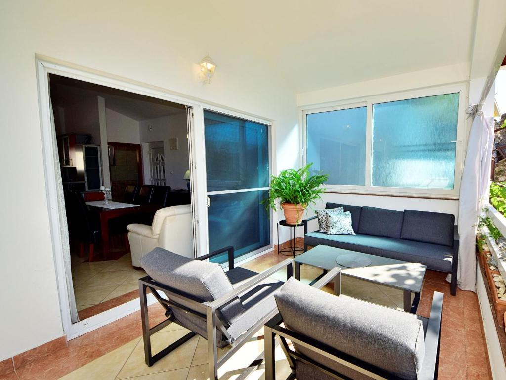 Posedenie v ubytovaní Holiday Home Markic by Interhome