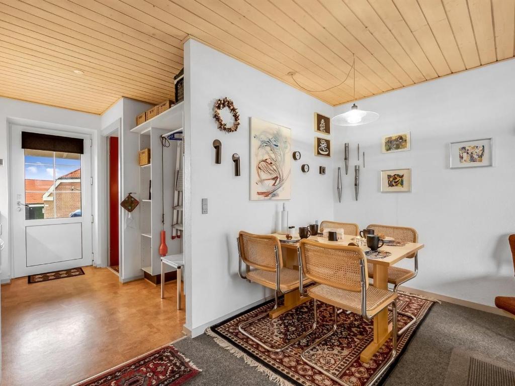 Posezení v ubytování Apartment Kaisa - 200m from the sea by Interhome