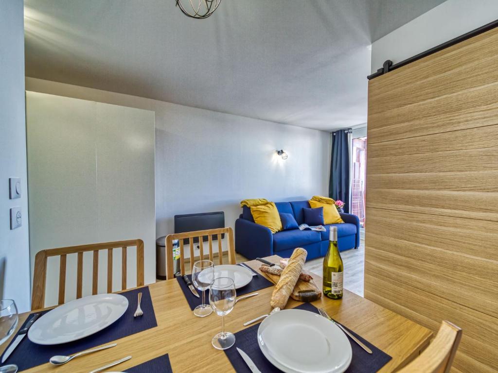 Posezení v ubytování Apartment Altineige-6 by Interhome