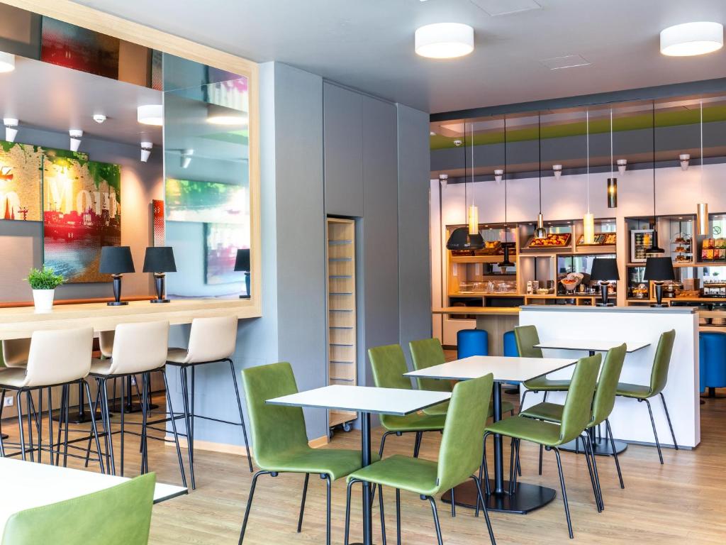 Restaurace v ubytování B&B Hotel Hamburg-Wandsbek