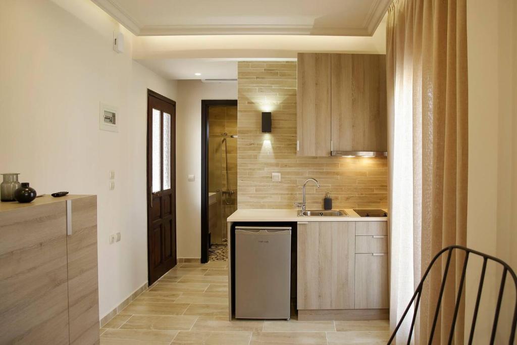 Una cocina o zona de cocina en Livadi apartments
