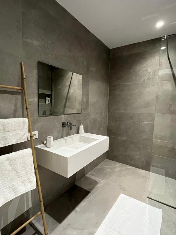 Bliss Apartment - Image 3