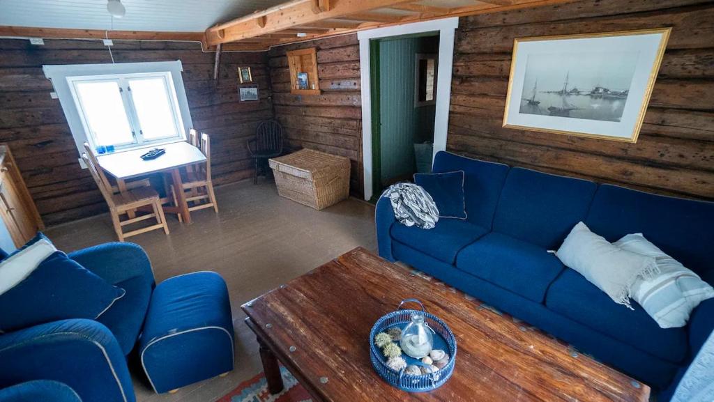 Posezení v ubytování Fisherman's cabin, Lofoten - 11 Johnbua