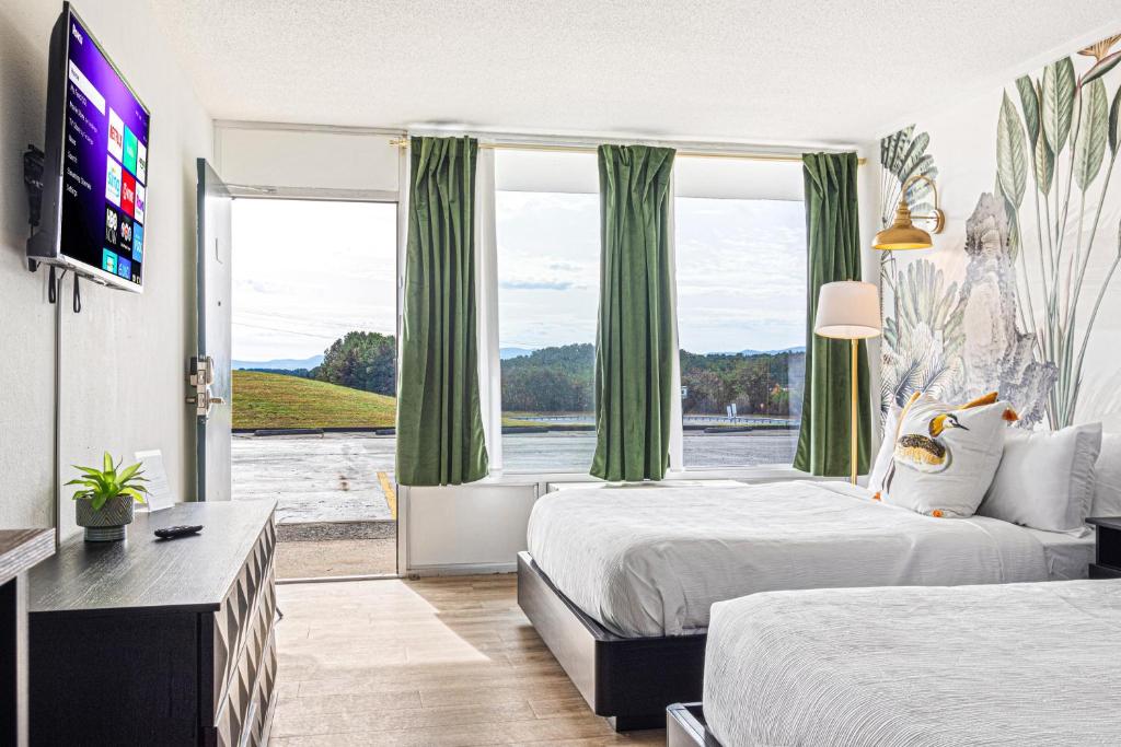 The Mallard Hotel & Suites - Tweepersoonskamer Met Uitzicht Op De Bergen