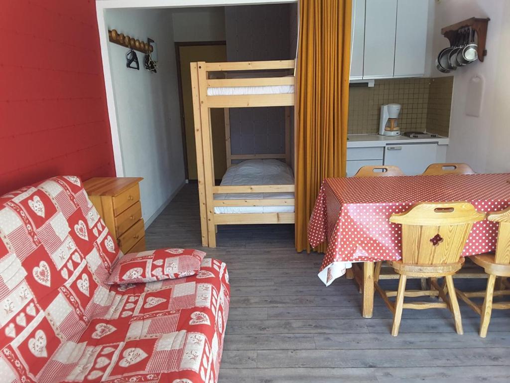 Η κουζίνα ή μικρή κουζίνα στο Paradiski calme et ensoleillé plan peisey