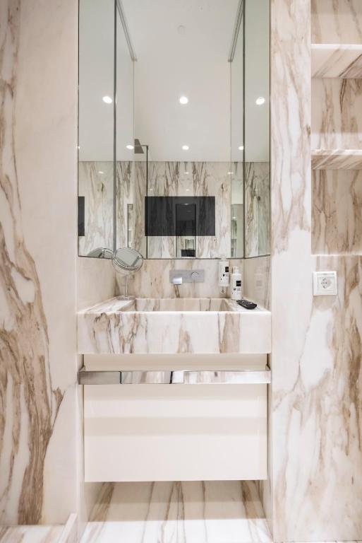 Chiado Camões Apartments | Lisbon Best Apartments - 16