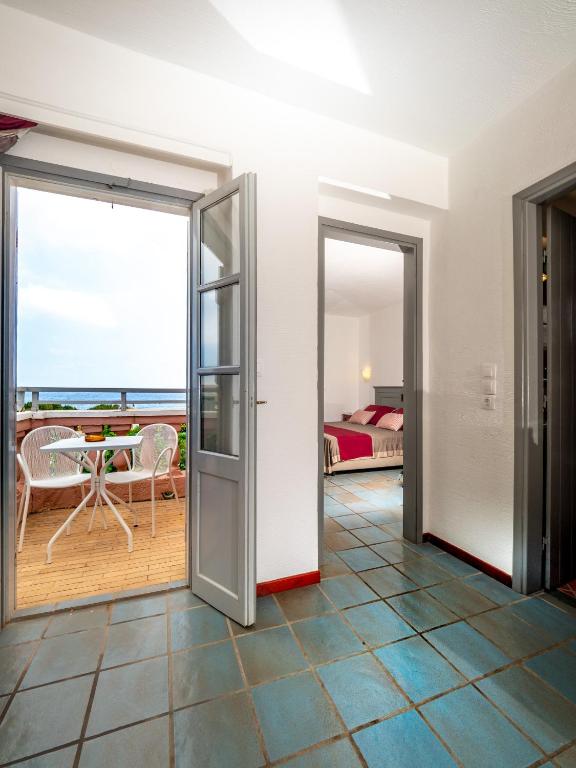 Balkón alebo terasa v ubytovaní Silva Beach Hotel