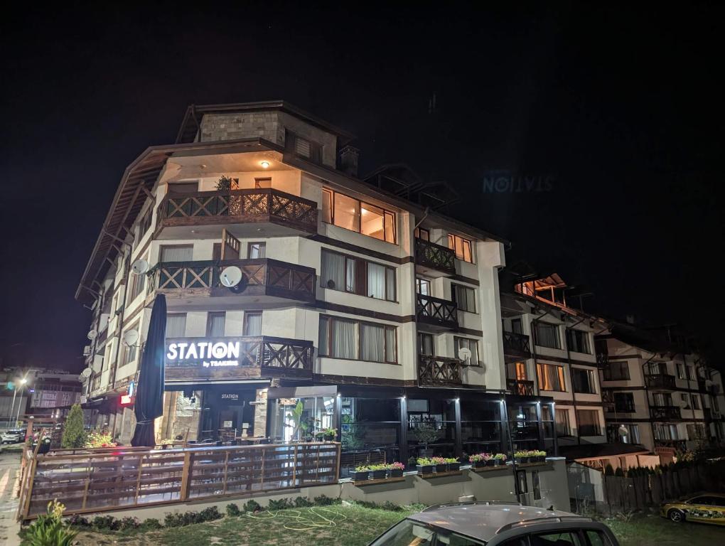 Casual Apartment near Gondola & City Center - Neon - Hizvo