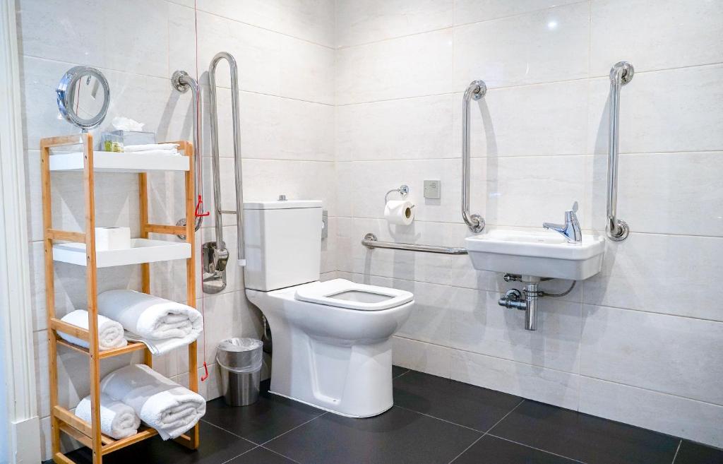 DoubleTree by Hilton Hotel & Spa Liverpool - Resim 40