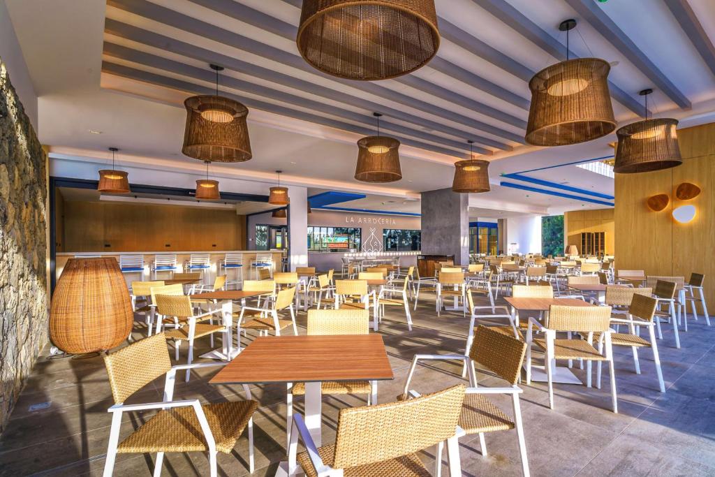 Restaurace v ubytování Resort Cordial Santa Águeda & Perchel Beach Club