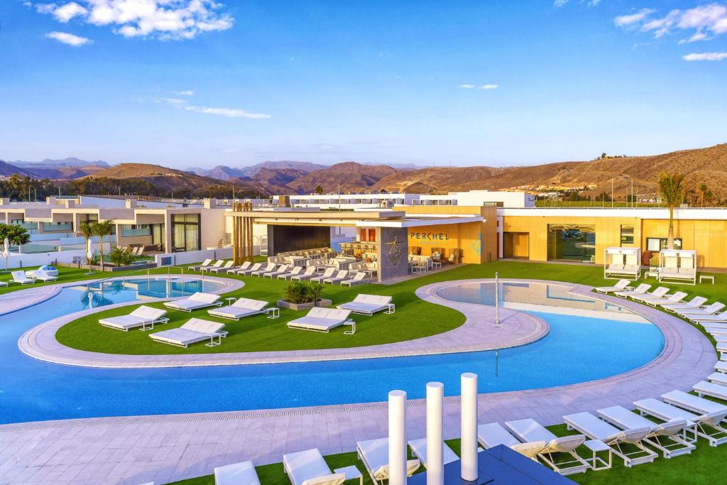 Bazén v ubytování Resort Cordial Santa Águeda & Perchel Beach Club nebo v jeho okolí
