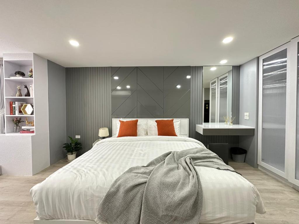Postel nebo postele na pokoji v ubytování Sweet room in Nimnan