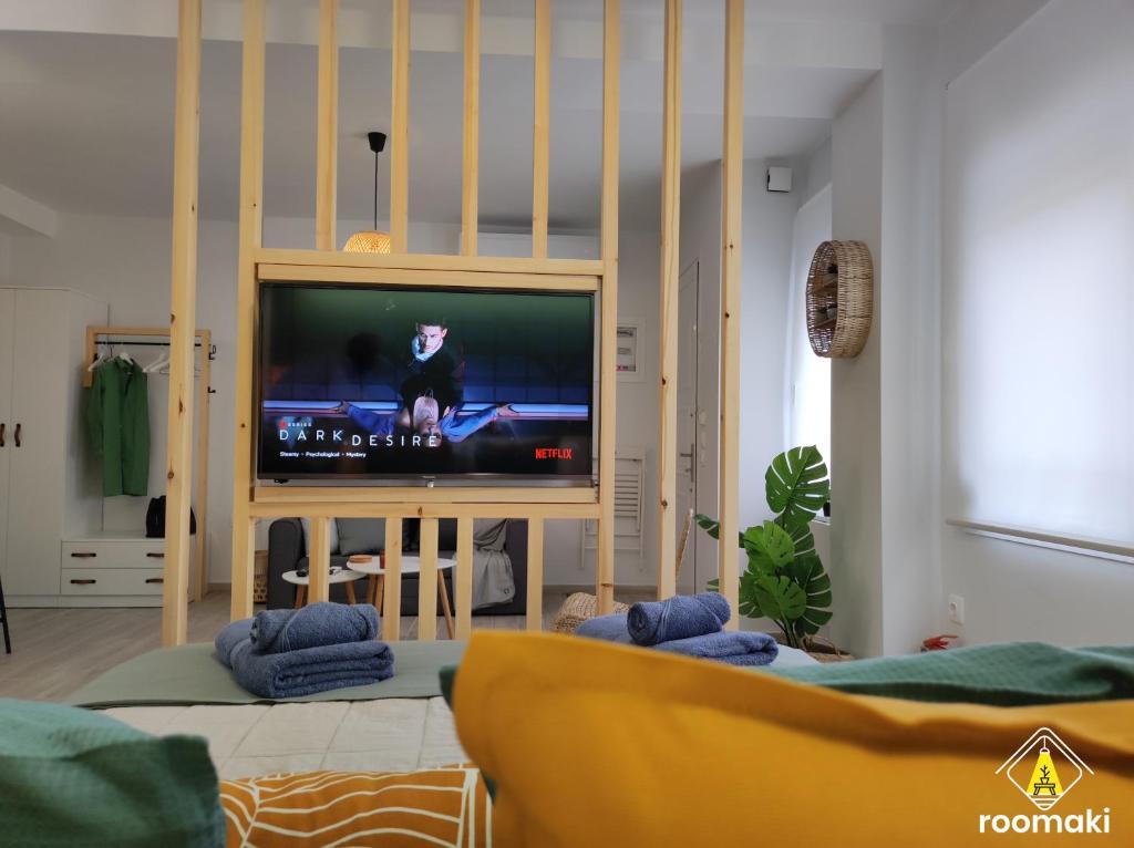 TV a/nebo společenská místnost v ubytování roomaki -tasteful studio in the center w/ parking