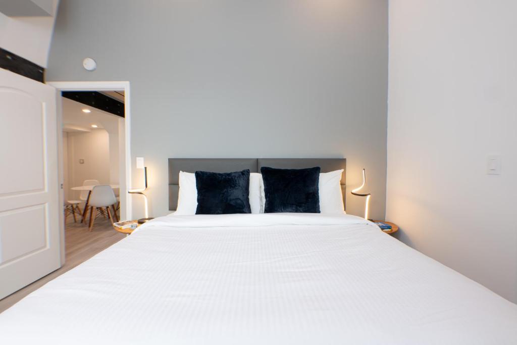 The Lauderdale Boutique Hotel - Deluxe King Studio