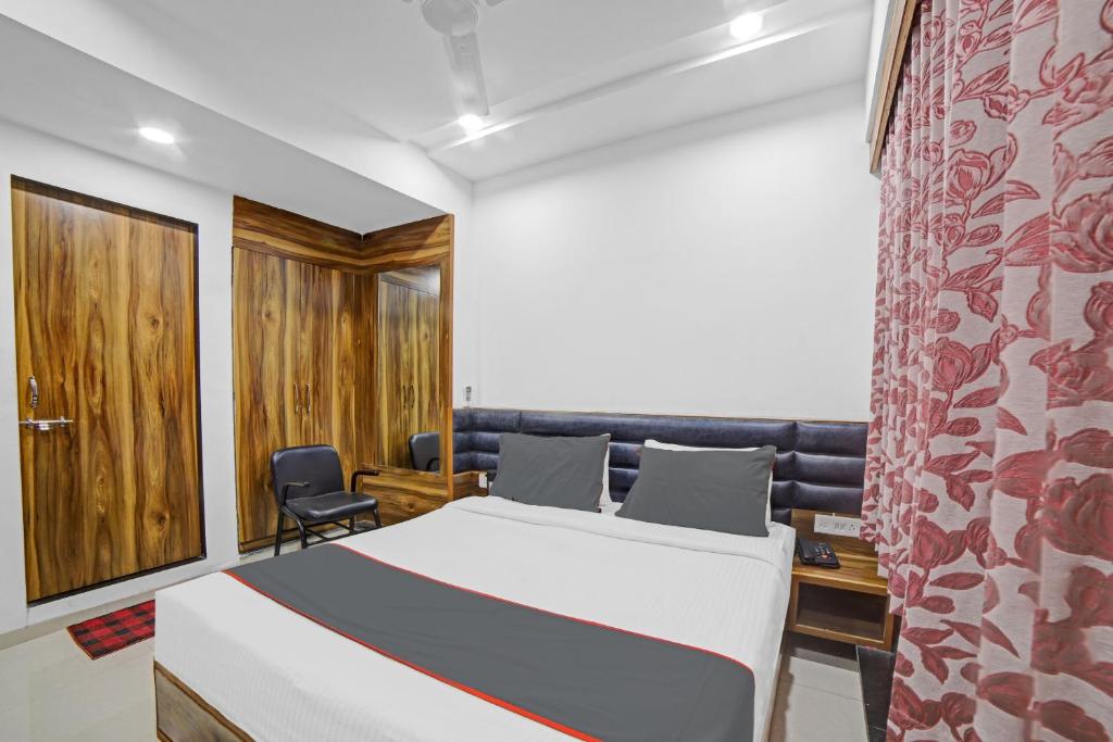 Postel nebo postele na pokoji v ubytování HOTEL TAPOVAN IN