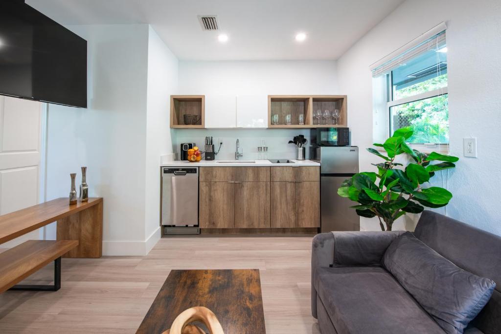 The Lauderdale Boutique Hotel - Junior Suite