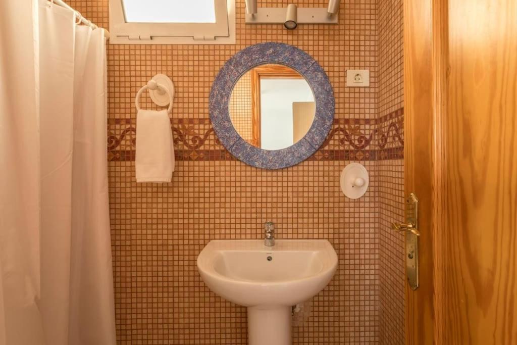 Fotografie z fotogalerie ubytování Corralejo Beachfront Villa Remos with Lobos Island View, Private Pool, Wifi & BBQ by Amazzzing Travel v destinaci Corralejo