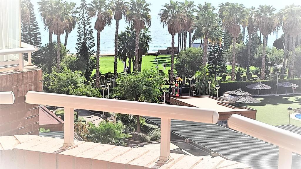 Apartamentos varios con 2 dorm en Marina Dor , la playa de Amplaries 47 , vista lateral al mar - Apartamento De Dos Dormitorios