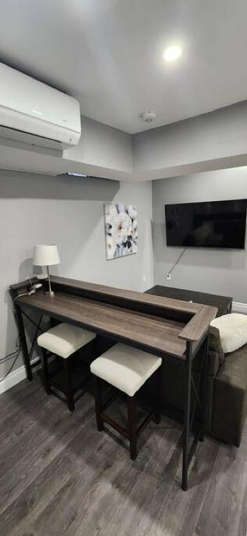 TV a/nebo společenská místnost v ubytování 12- Exec 1BD-Wifi-AC-Workspace