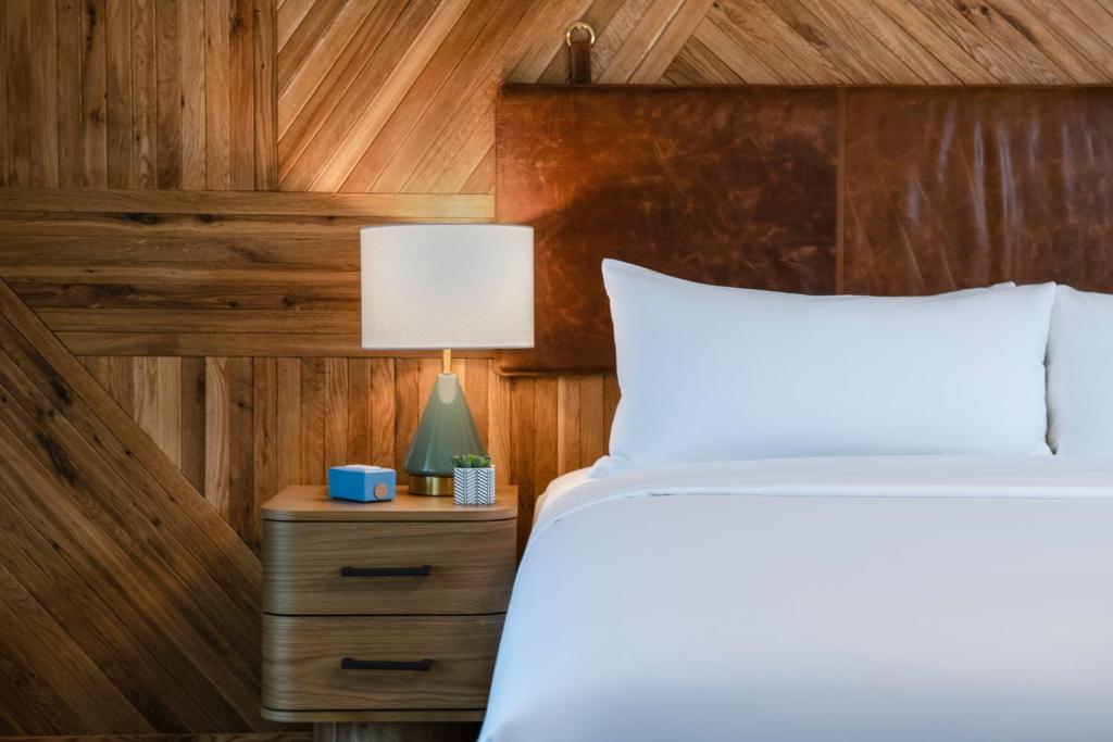 Calistoga Motor Lodge and Spa, a JdV by Hyatt Hotel - Deluxe Queensineer Kamer Met Twee Queensize Bedden En Balkon