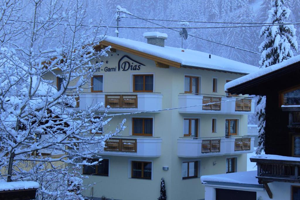 Hotel Garni Dias saat musim dingin
