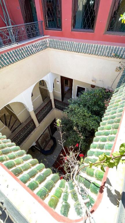 Budova, kde se riad nachází