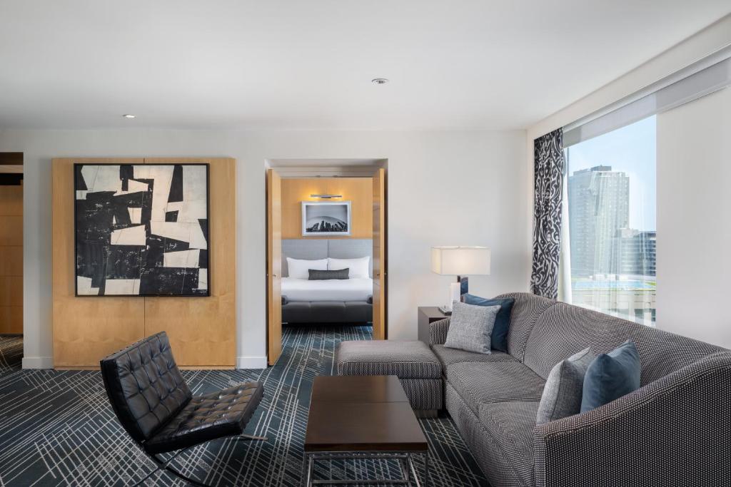 Sofitel Chicago Magnificent Mile - Prestige King Suite