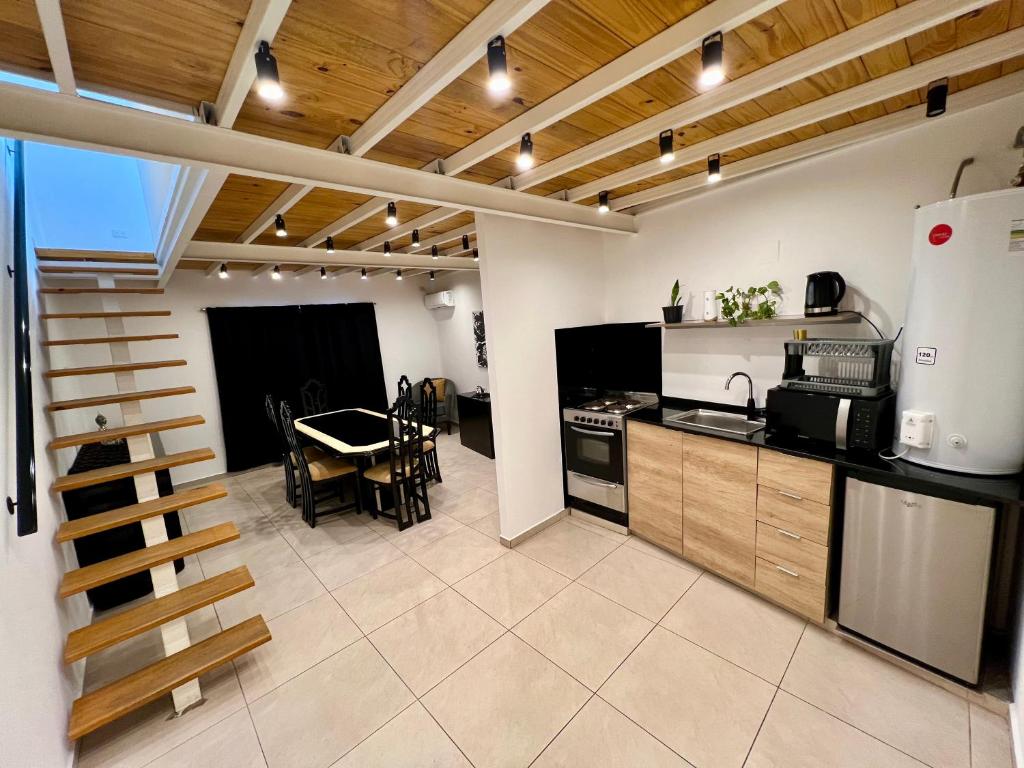 URBANA PREMIUM SUITES Apartamentos de Categoría Parking Privado - Seguridad - Sanatorio Allende - Hospital Privado - Estadio Kempes - Universidad Siglo 21 - Complejo Ferial Córdoba - Quorum - Aeropuerto Internacional Taravella - Appartement Met één Slaapkamer