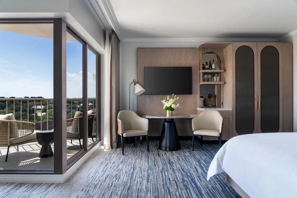 Tower Corner, Guest room, 1 King, Balcony