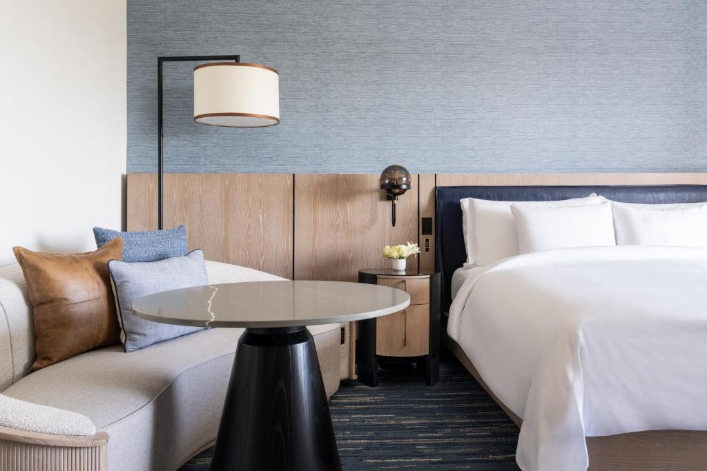 Postel nebo postele na pokoji v ubytování The Ritz-Carlton Dallas, Las Colinas