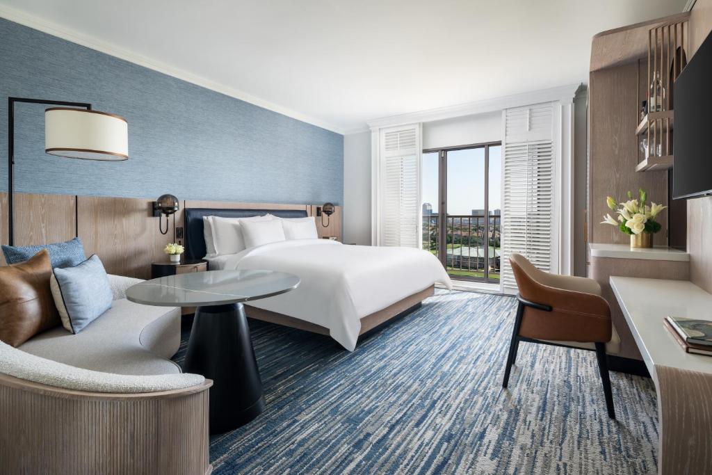Postel nebo postele na pokoji v ubytování The Ritz-Carlton Dallas, Las Colinas