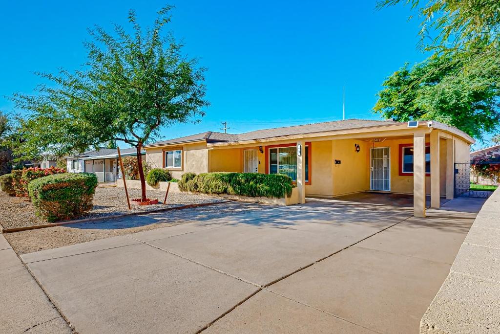 Rising Phoenix Main, Phoenix (updated prices 2024)