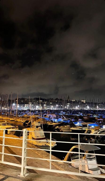 Foto Marseilles asuva majutusasutuse T2 vue mer CATALANS - NETFLIX - VELODROME galeriist
