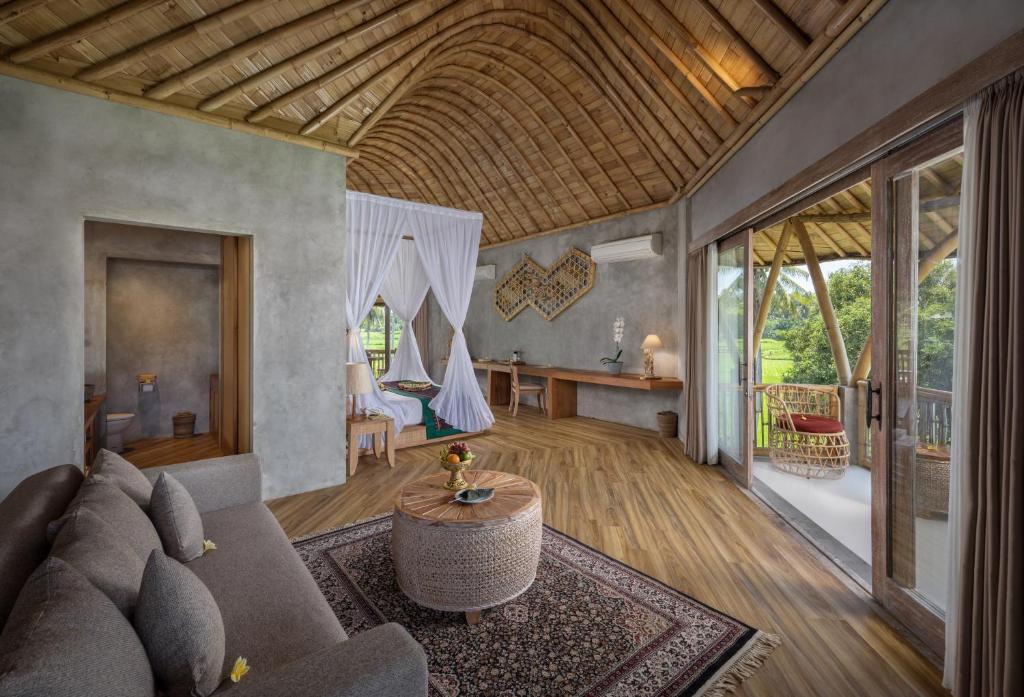 Posezení v ubytování TheWakanda Resort A Pramana Experience