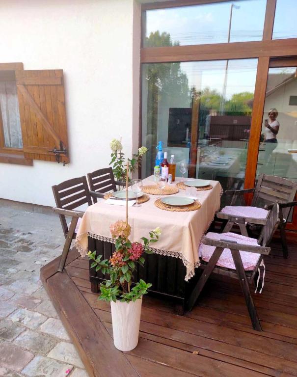 Patio alebo iná vonkajšia časť ubytovania Lisbet Cottage