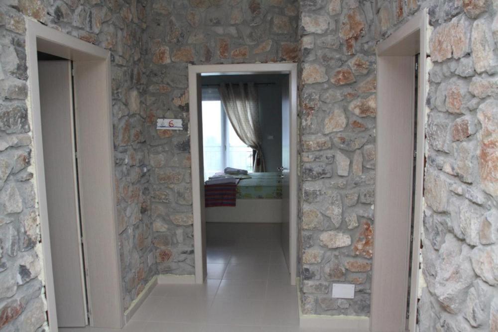 Fotografie z fotogalerie ubytování Hotel Villa Stone Dream Bar Restaurant v destinaci Pogradec