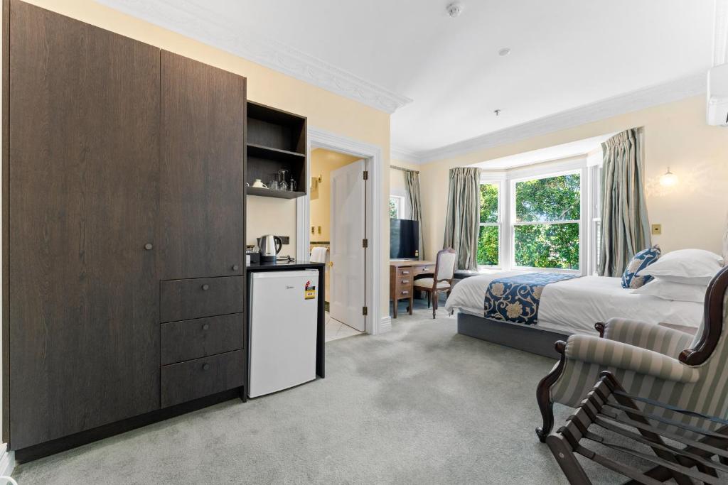 Aachen Houseにあるキッチンまたは簡易キッチン