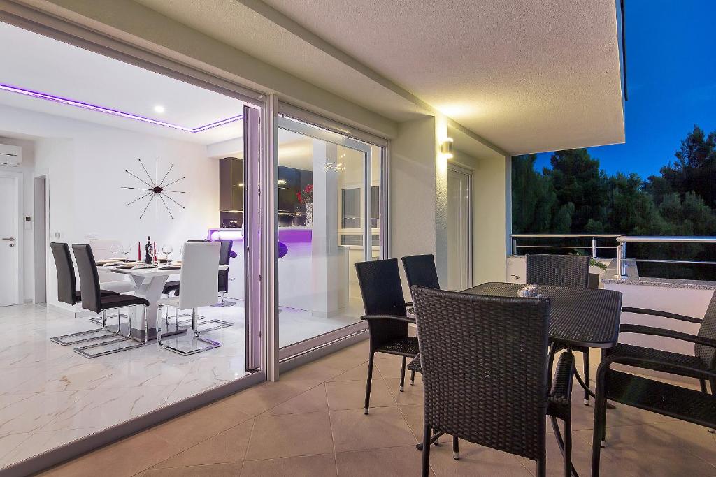 Balkón alebo terasa v ubytovaní Penthouse Lush Makarska