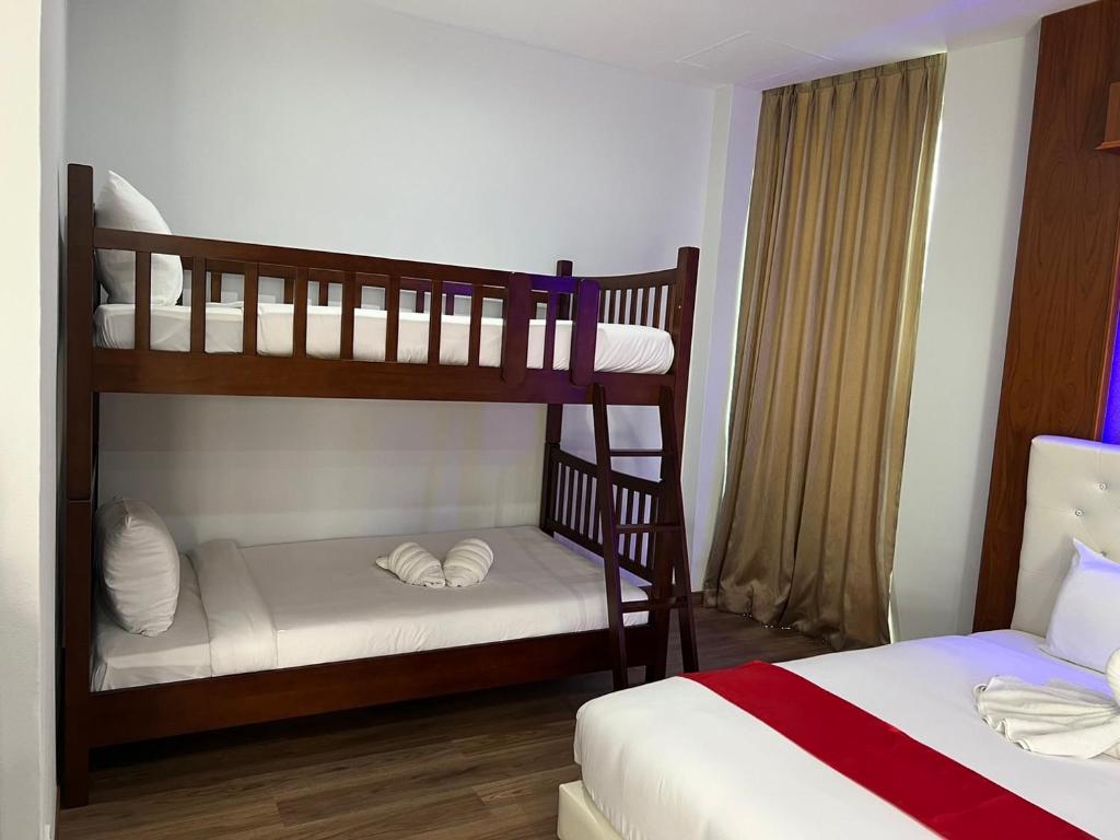 River Grand Hotel - Resim 11