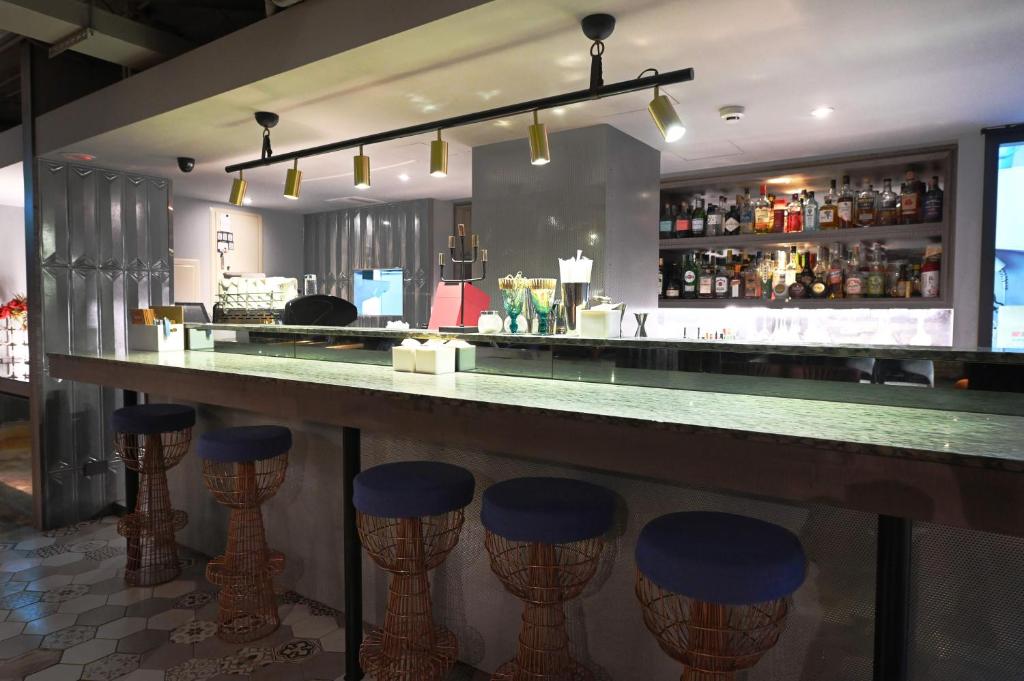 Lounge nebo bar v ubytování CHECK inn HIVE