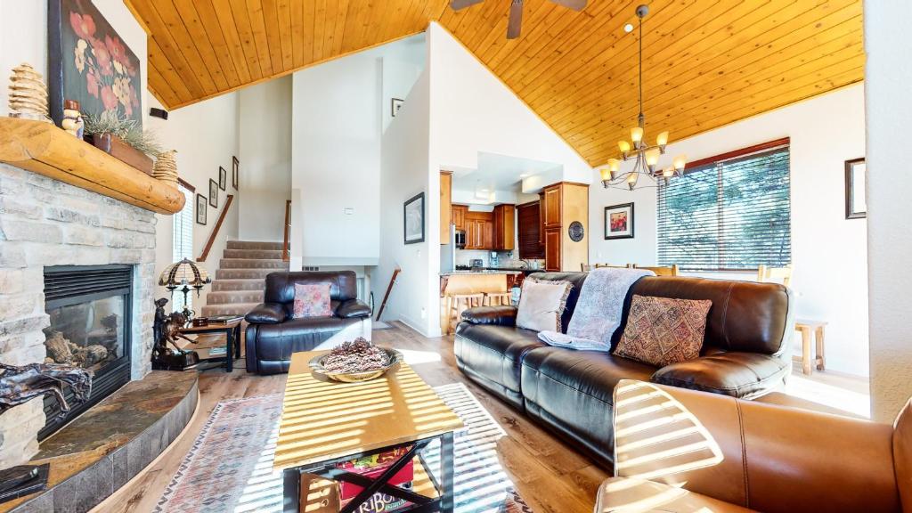 Mammoth Gateway Village 6 condo, Mammoth Lakes (updated prices 2024)