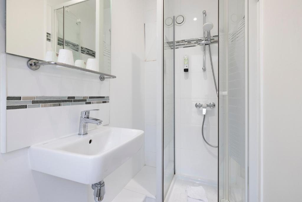 Paris Legendre - Resim 15