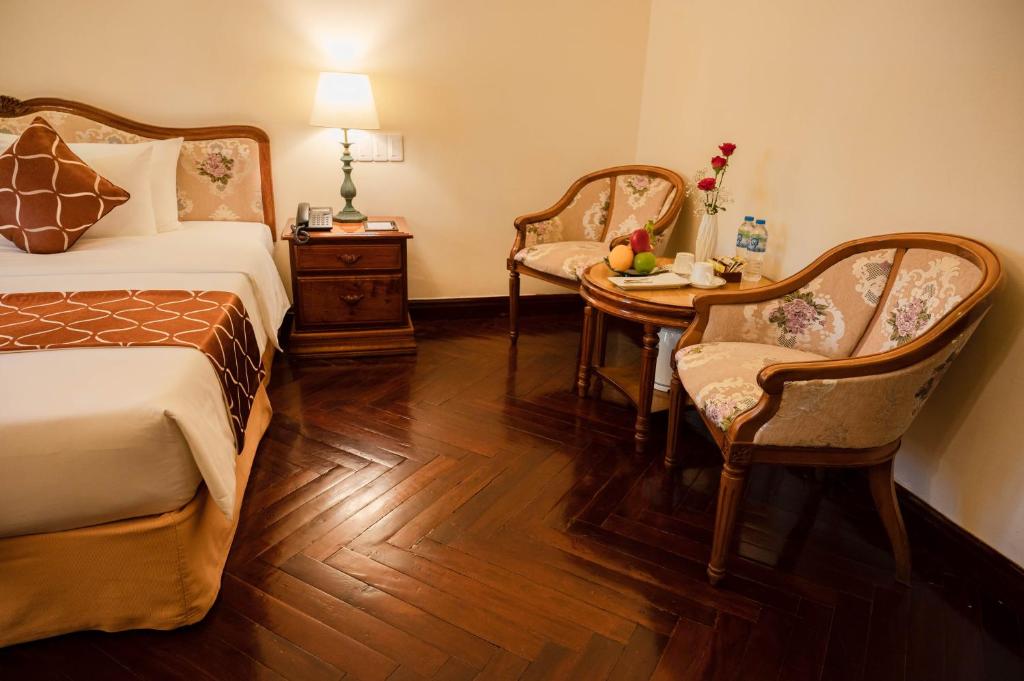 Phòng Grand Executive Có Giường Cỡ King Nhìn Ra Thành Phố Hoặc Ban Công